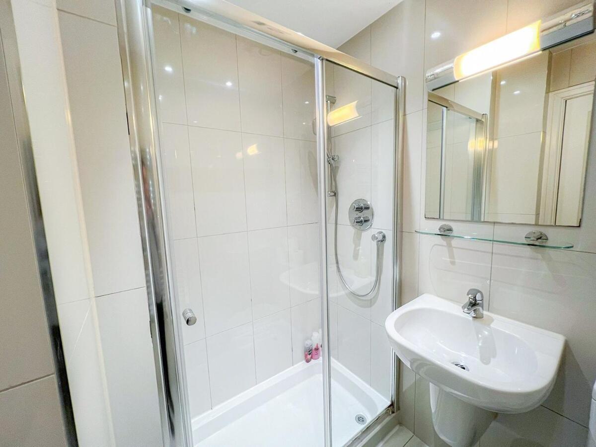 3 Bedroom Apartment With Private Terrace In Pimlico, Westminster, Victoria 伦敦 外观 照片