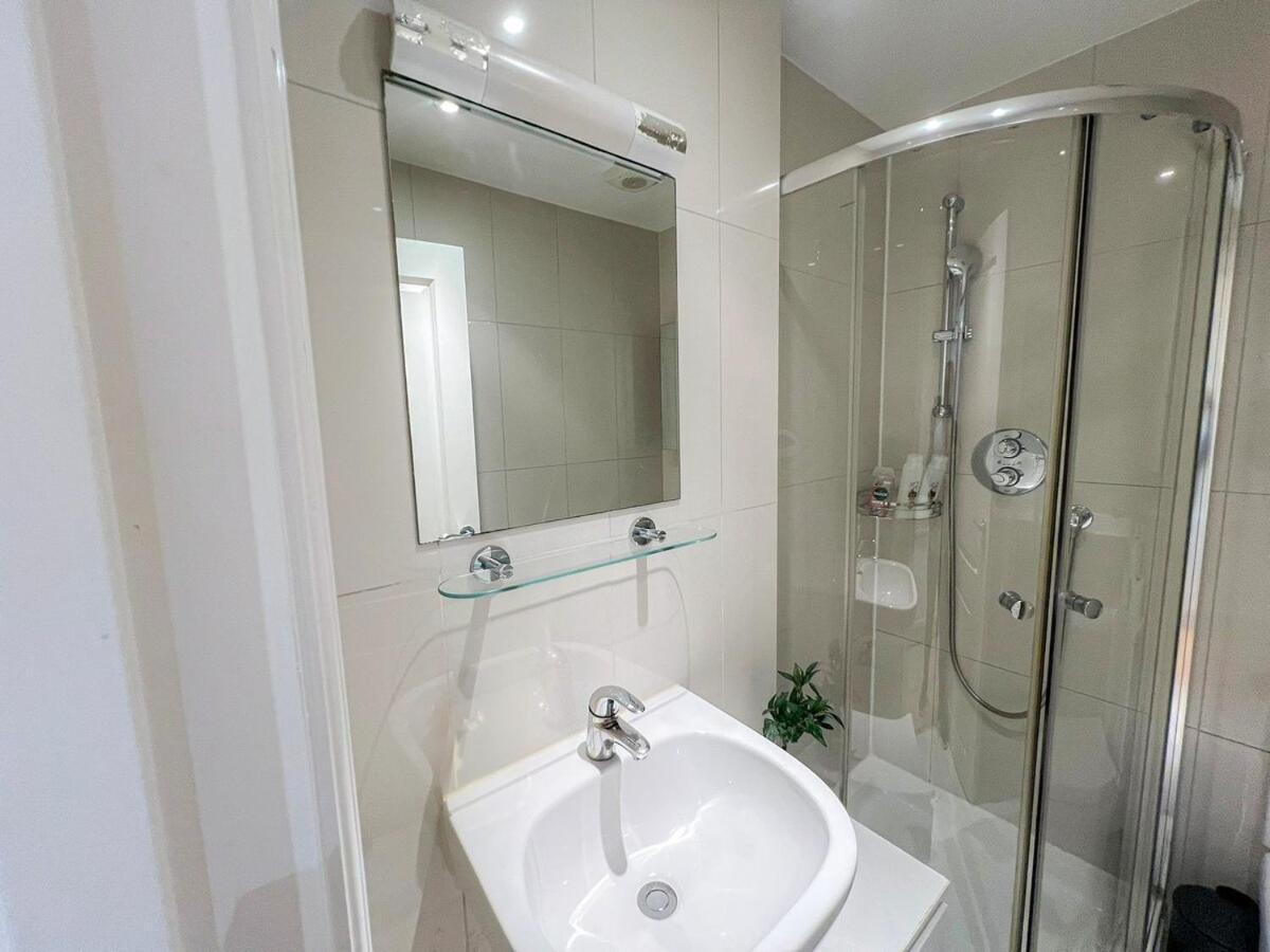3 Bedroom Apartment With Private Terrace In Pimlico, Westminster, Victoria 伦敦 外观 照片