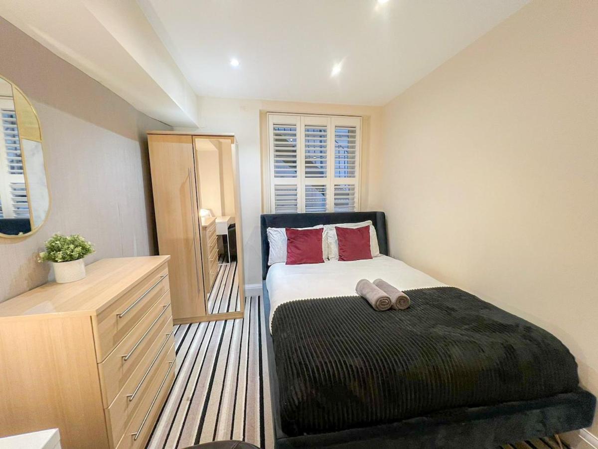 3 Bedroom Apartment With Private Terrace In Pimlico, Westminster, Victoria 伦敦 外观 照片