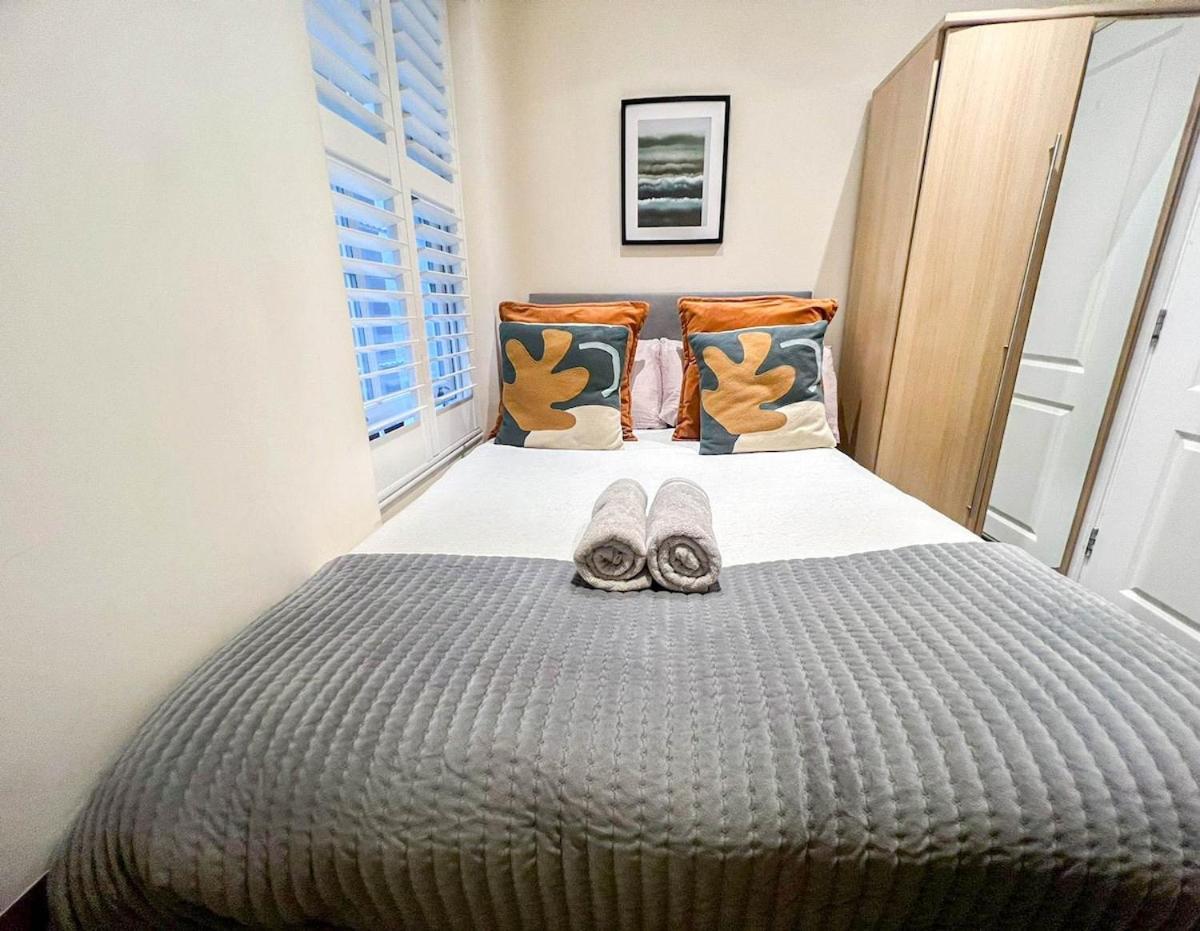 3 Bedroom Apartment With Private Terrace In Pimlico, Westminster, Victoria 伦敦 外观 照片