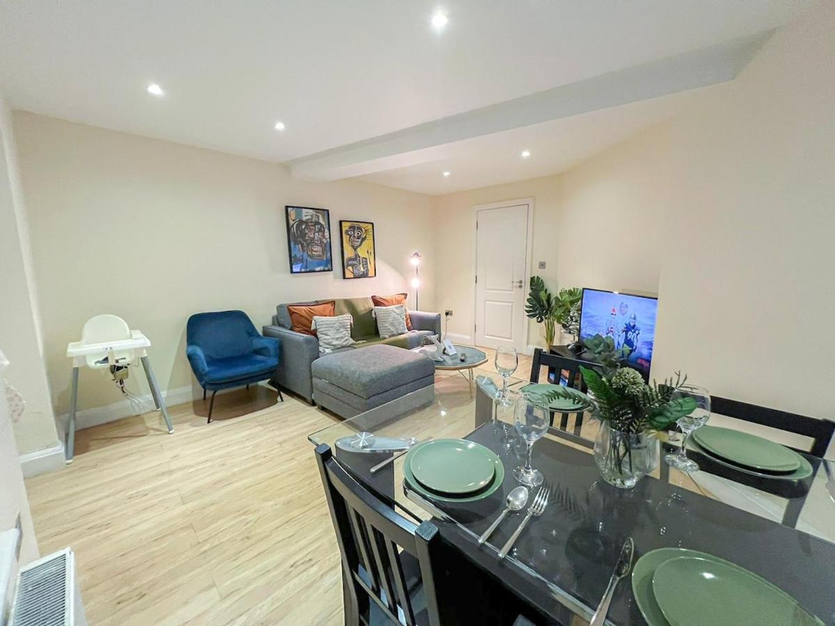 3 Bedroom Apartment With Private Terrace In Pimlico, Westminster, Victoria 伦敦 外观 照片