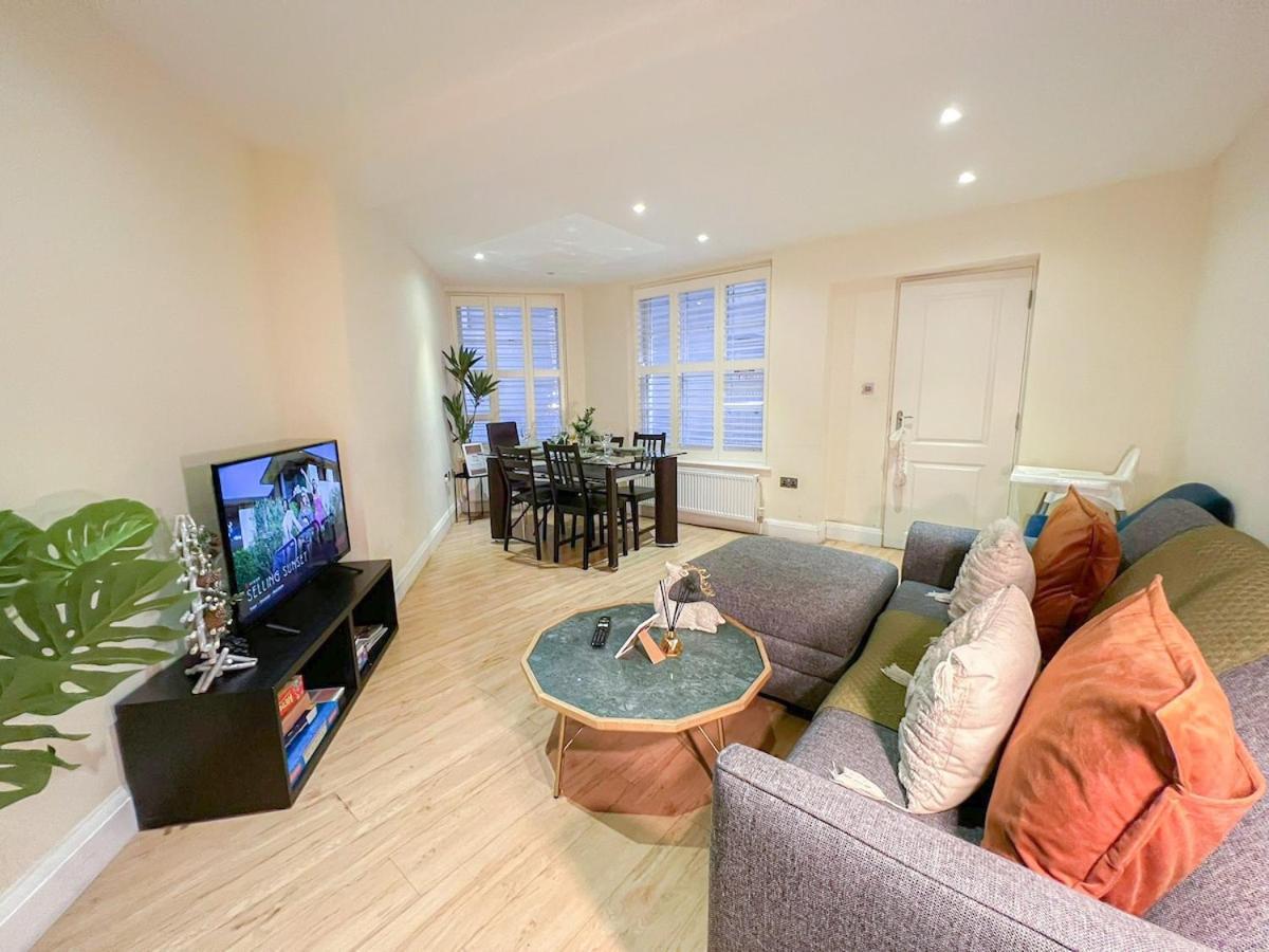 3 Bedroom Apartment With Private Terrace In Pimlico, Westminster, Victoria 伦敦 外观 照片